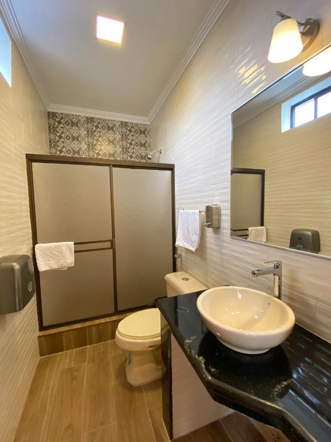 Hostal California Inn جواياكيل المظهر الخارجي الصورة